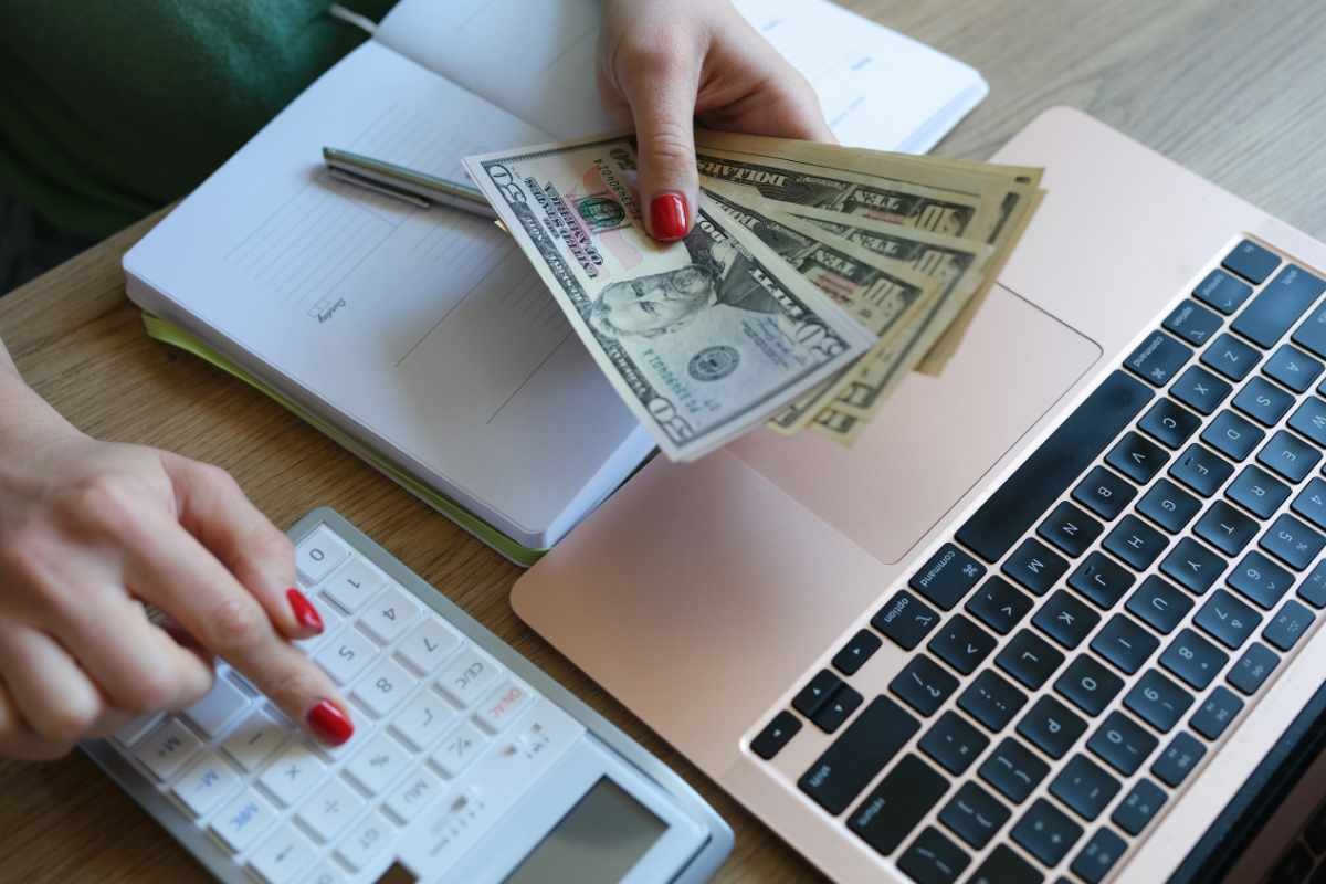 14 Tips to Stay Budget Conscious