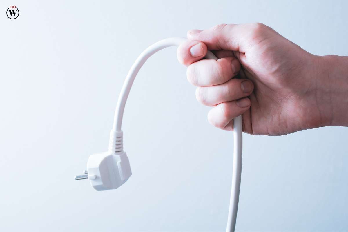 7 Tips for Electronics Safety During a Power Outage | CIO Women Magazine