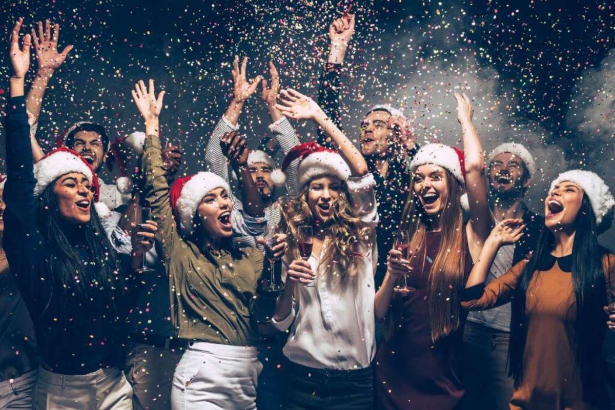 Embracing Festive Elegance: Christmas Holiday Themes for Women in 2024