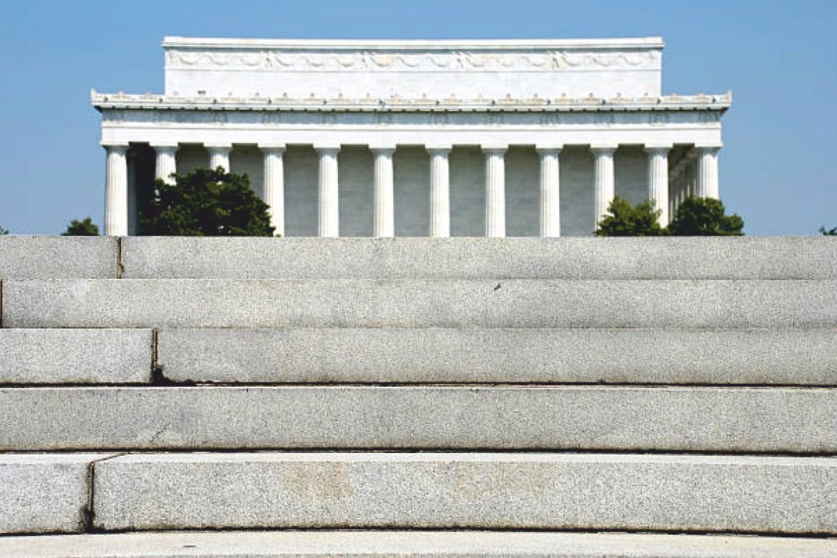 Lincoln Memorial: A Living Testament to American Values | CIO Women Magazine