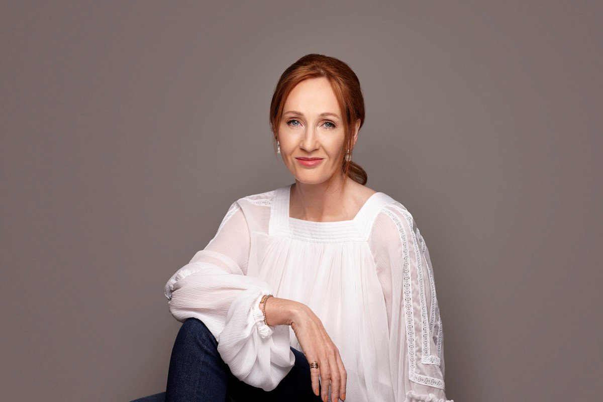 The Journey of J.K. Rowling: From Hogwarts to Billionaire | CIO Women Magazine