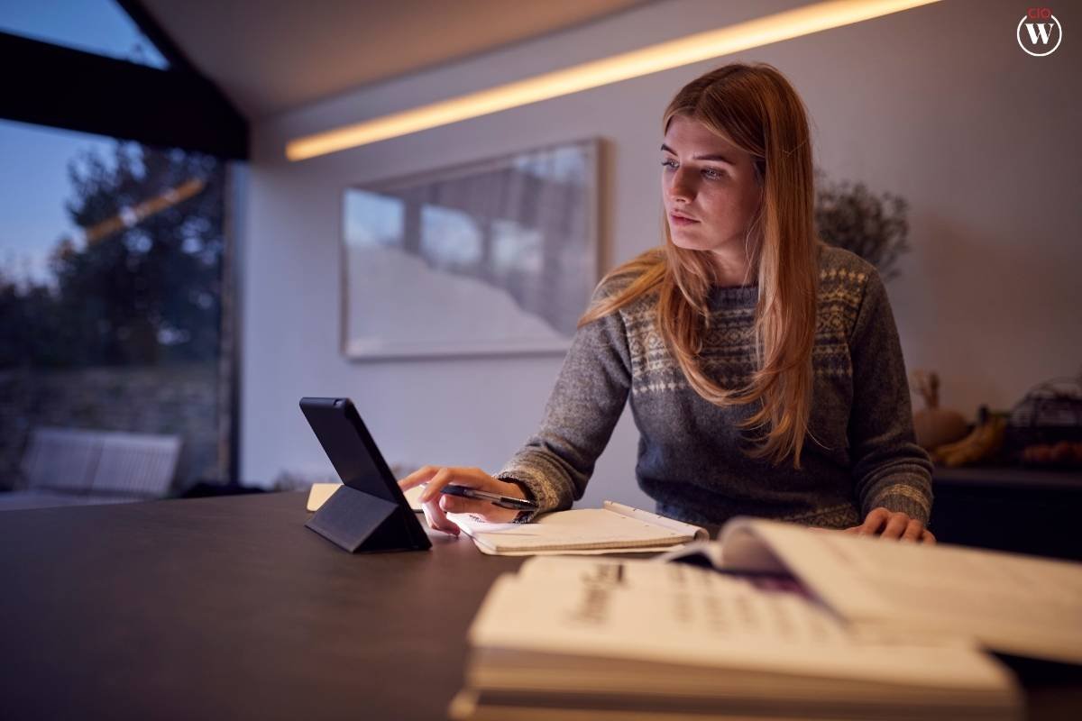 Can Social Media Cause Brain Fog? Impact and 4 Strategies | CIO Women Magazine