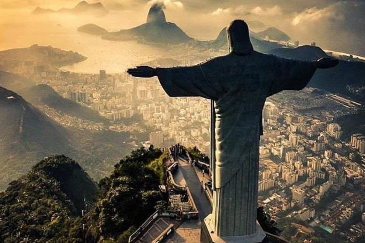 Christ the Redeemer: The Statue of Solace and Faith | CIO Women Magazine