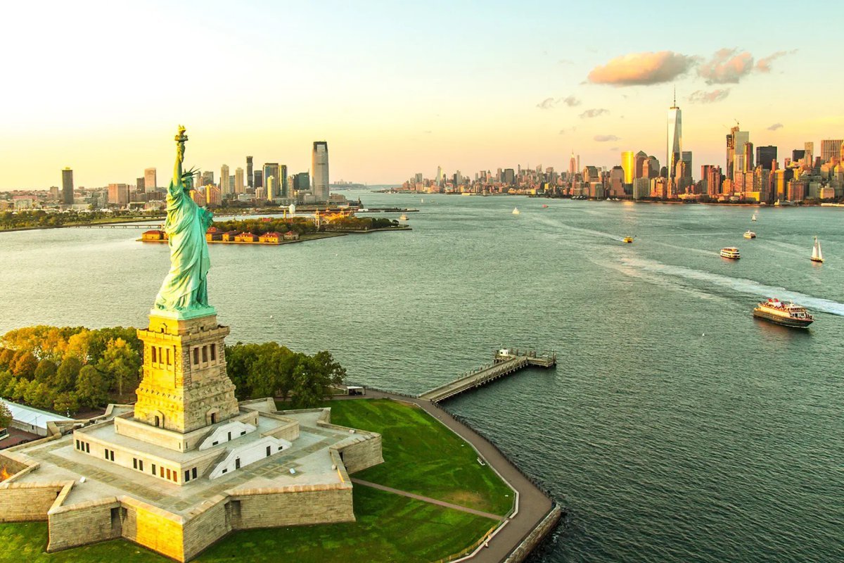 Statue of Liberty: History, Symbolism & 8 Fascinating Facts | CIO Women Magazine