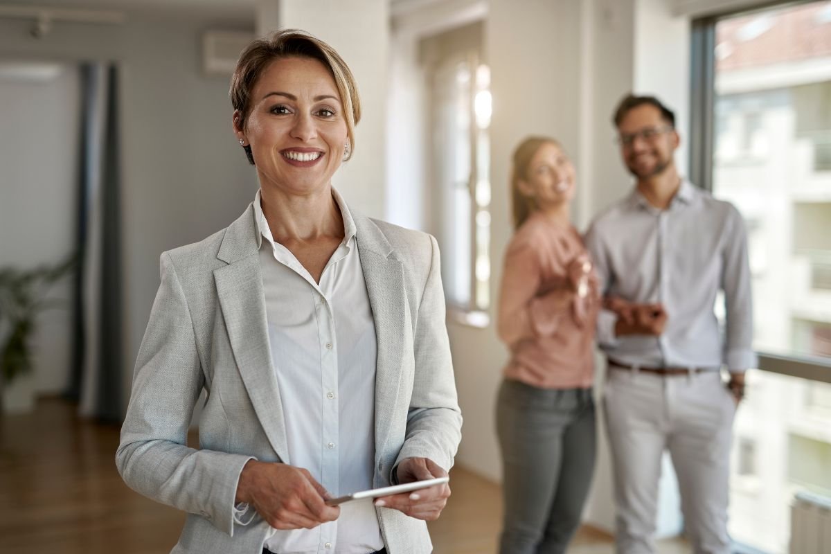 Automated Customer Service: Pros, Cons, and the Hybrid Solution | CIO Women Magazine