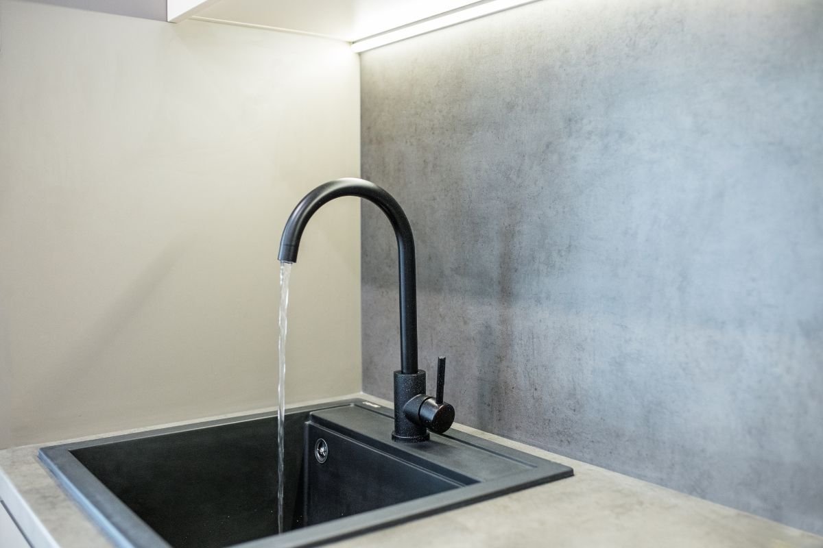 Remodeling Your Kitchen & Bathroom: 7 Items You Should Consider Purchasing        