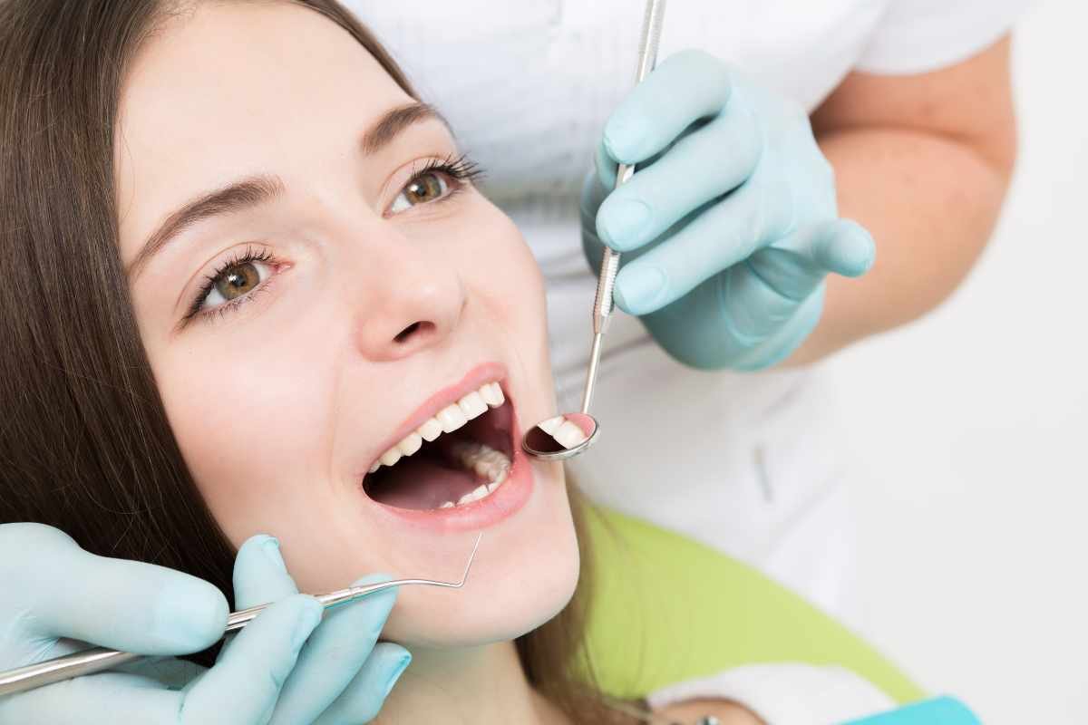 The Secrets to a Picture Perfect Smile: 4 Tips from Dental Experts | CIO Women Magazine