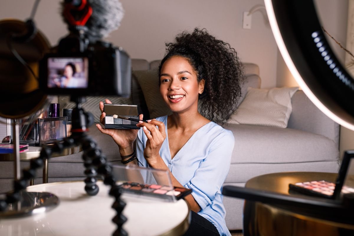 Top 9 Digital Advertising Trends 2024 | CIO Women Magazine