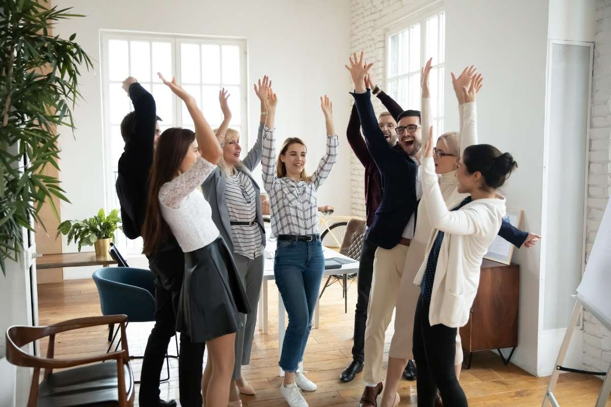5 Steps for How to Build Relationships at Work | CIO Women Magazine 