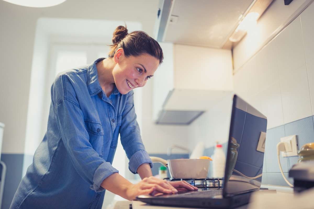 Top 7 Side Hustles from Home to Try | CIO Women Magazine