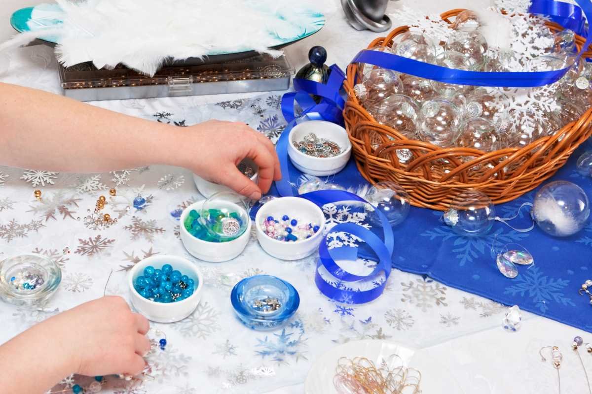 52 DIY Christmas Ornament Ideas That Are Easy to Make | CIO Women Magazine 