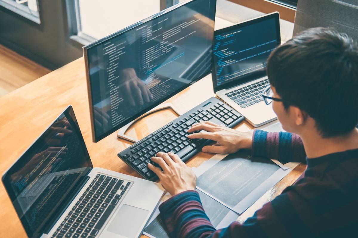 Business Ideas for Web Developers: Turning Skills into Profitable Ventures