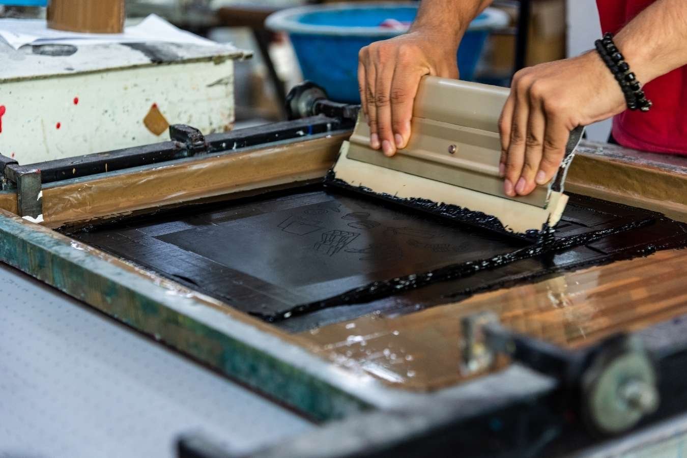 How to Make Workwear Stand Out with Screen Printing?