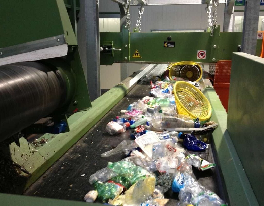 Top 10 Applications of Conveyors Across Industries | CIO Women Magazine