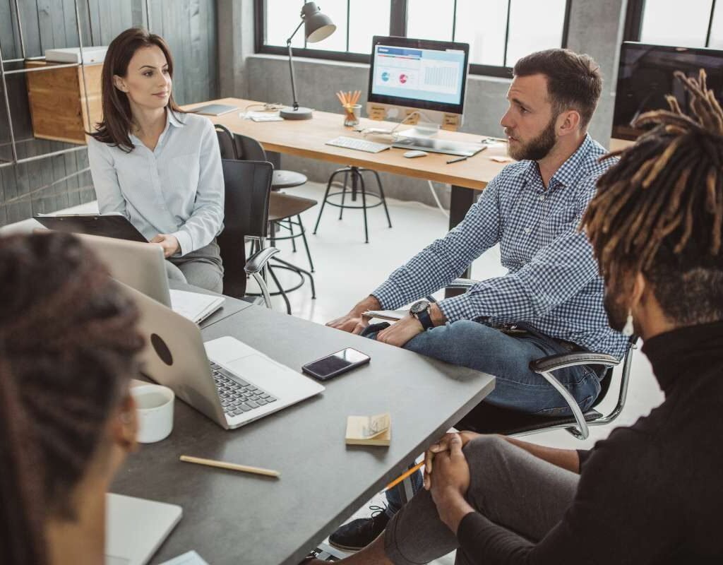13 Primary Lists for Successfully Setting Up Your First Office | CIO Women Magazine