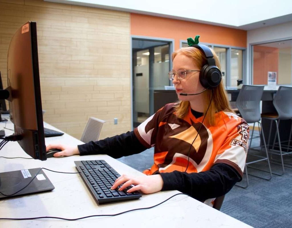 Best Female Gamer in the World: The Queens of Esports | CIO Women Magazine