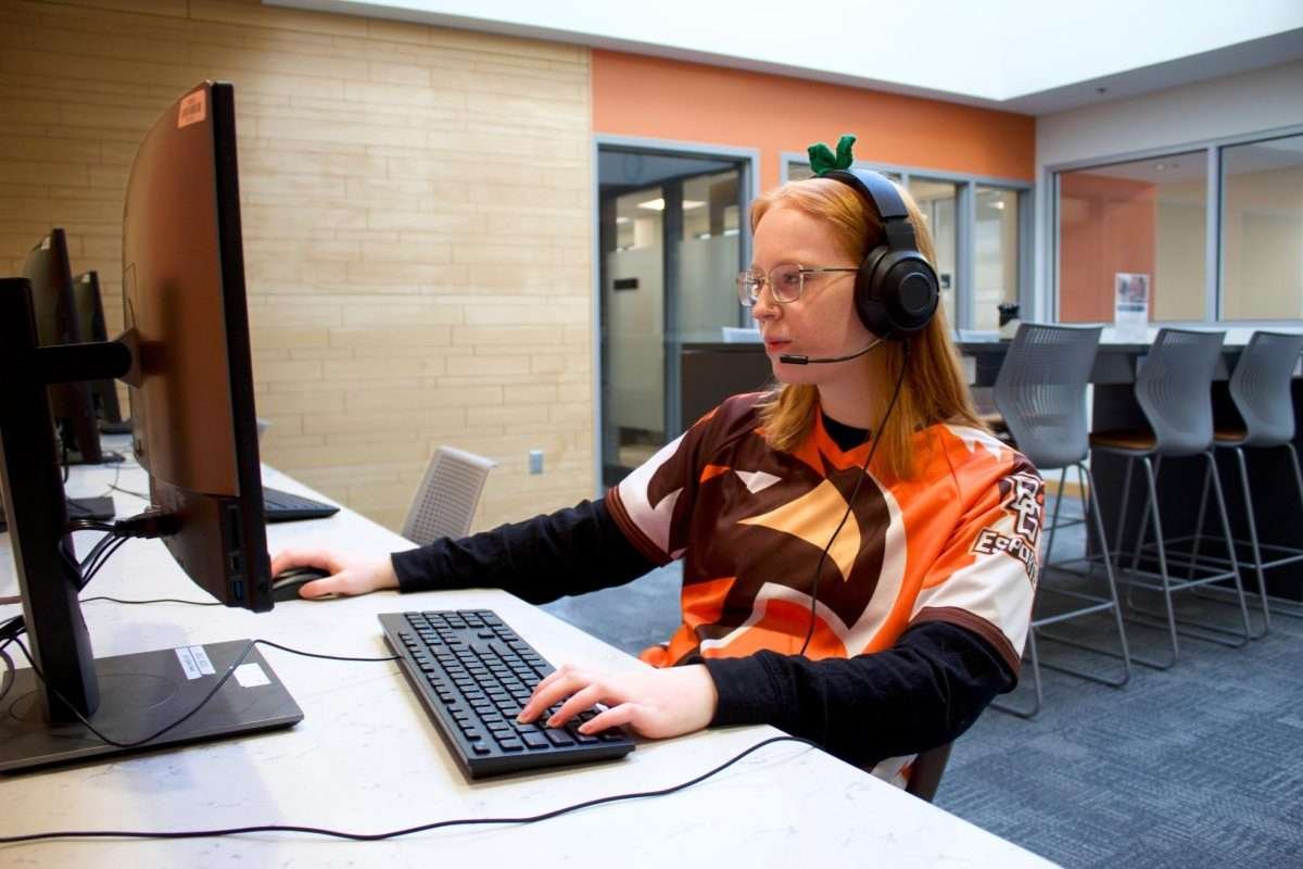 bgfalconmedia.com