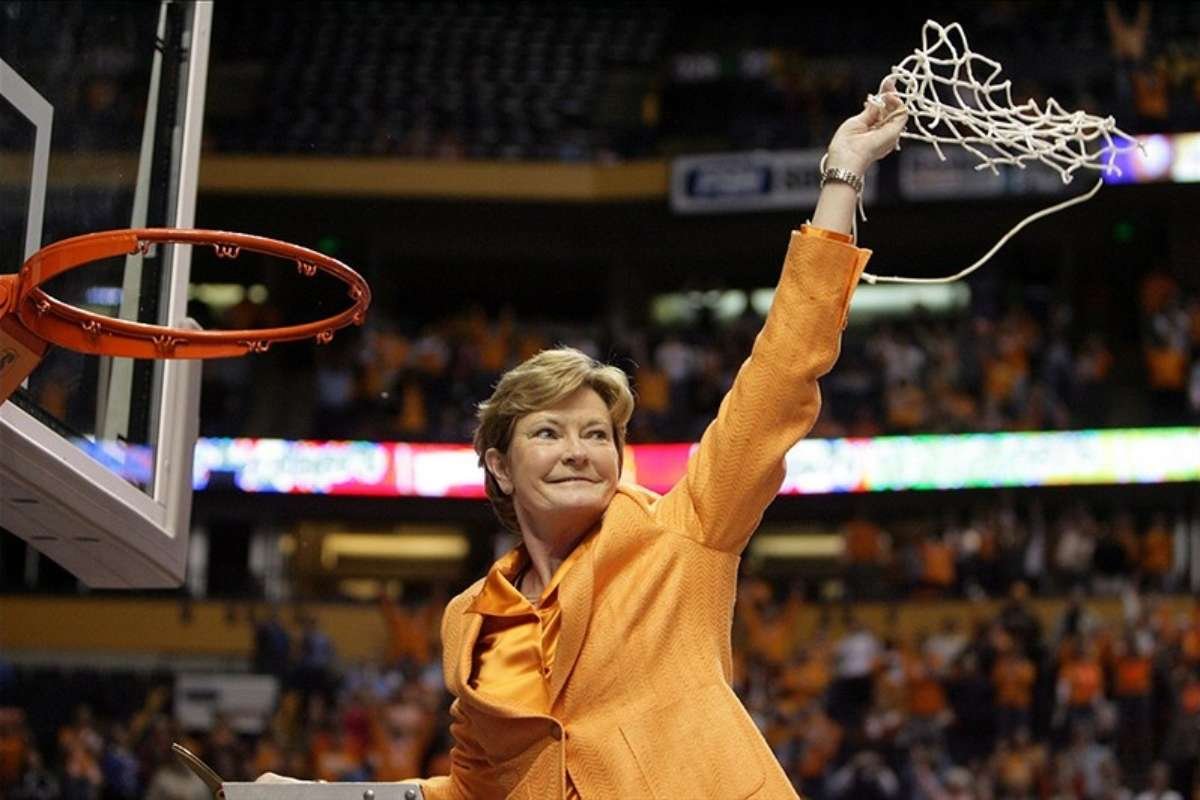 Breaking Boundaries: The Rise of Female Basketball Coaches | CIO Women Magazine