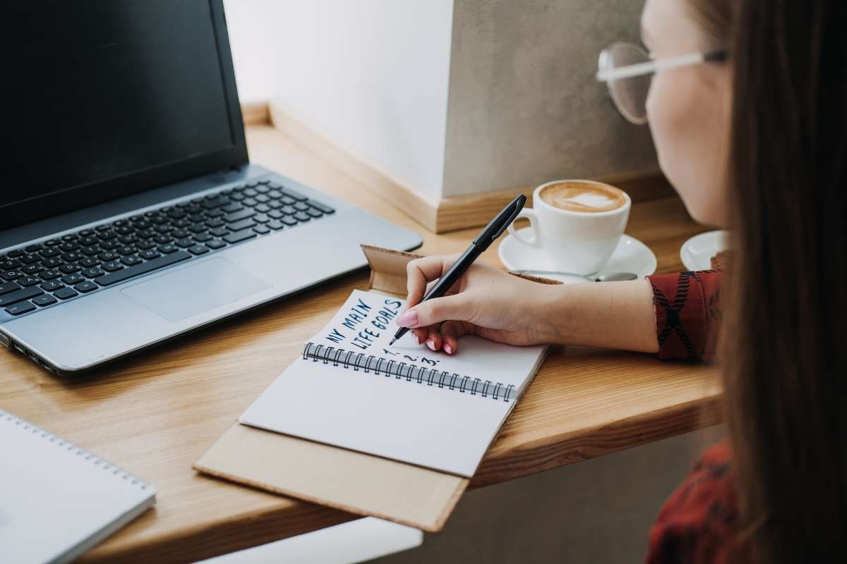Online Learning for Adults: A Flexible Path to Lifelong Growth | CIO Women Magazine