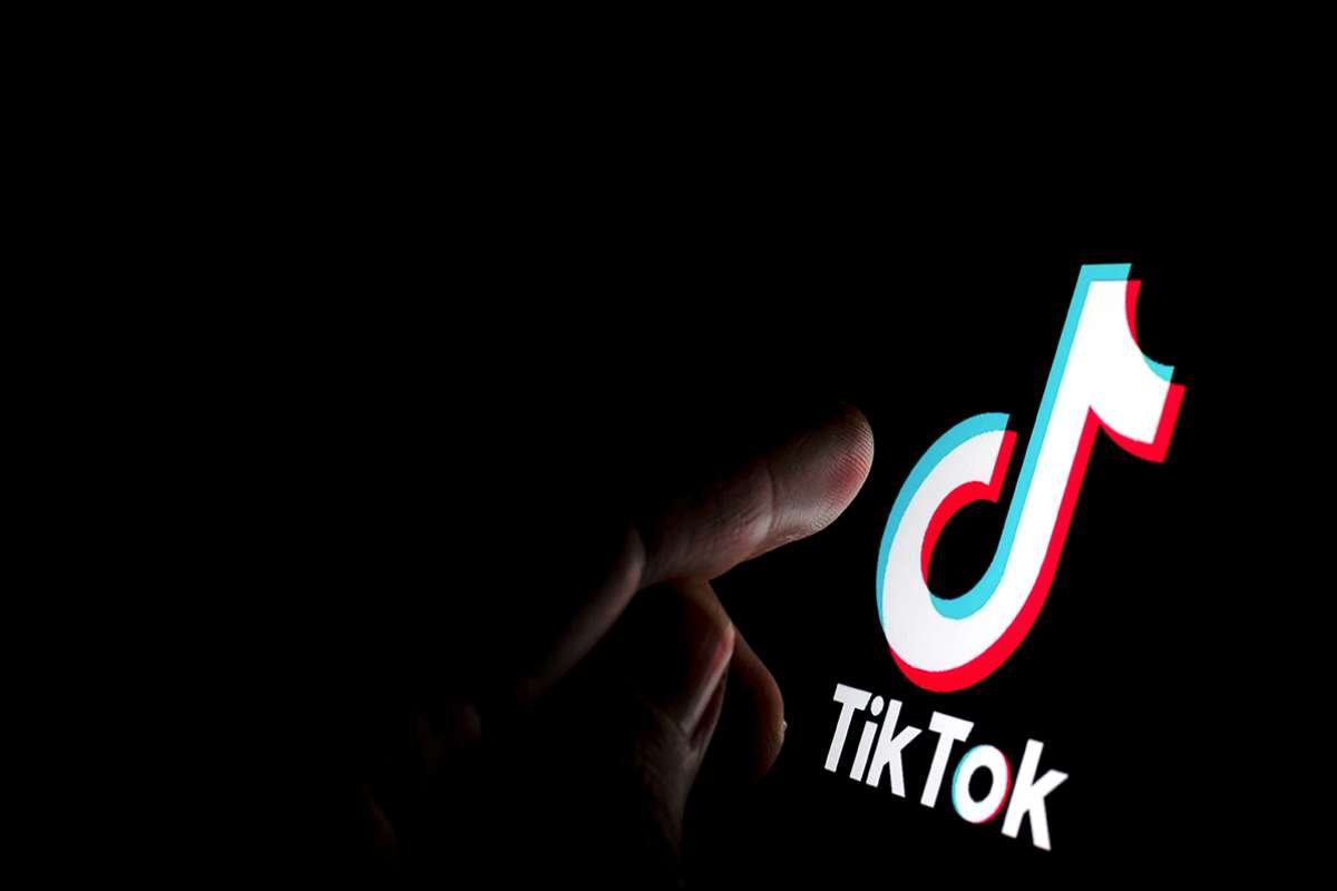 TikTok’s Newest Viral Hit Isn’t a TV Show — It’s a One-Woman Drama Series