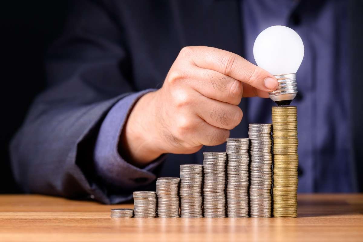 7 Smart Ways for Saving for a Rainy Day on a Budget | CIO Women Magazine