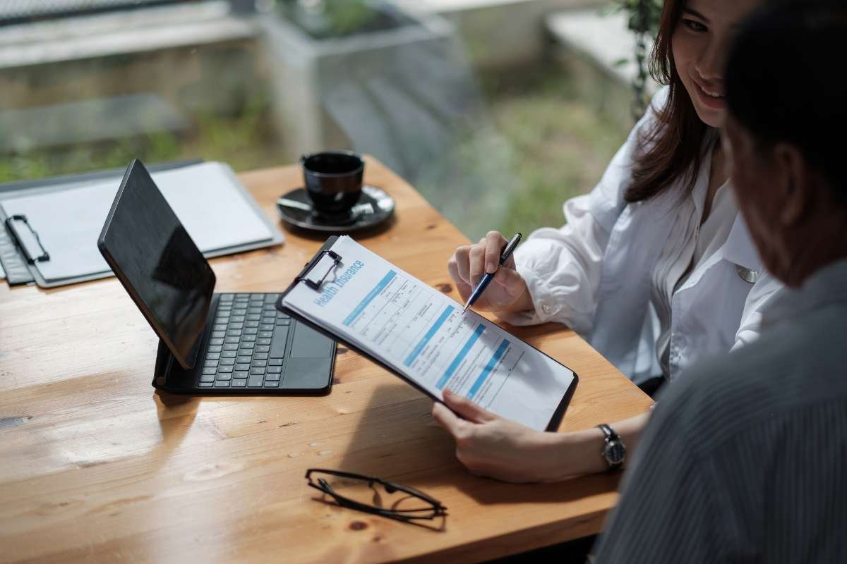 3 Practical Tips to Manage Your Finances When Living Abroad | CIO Women Magazine