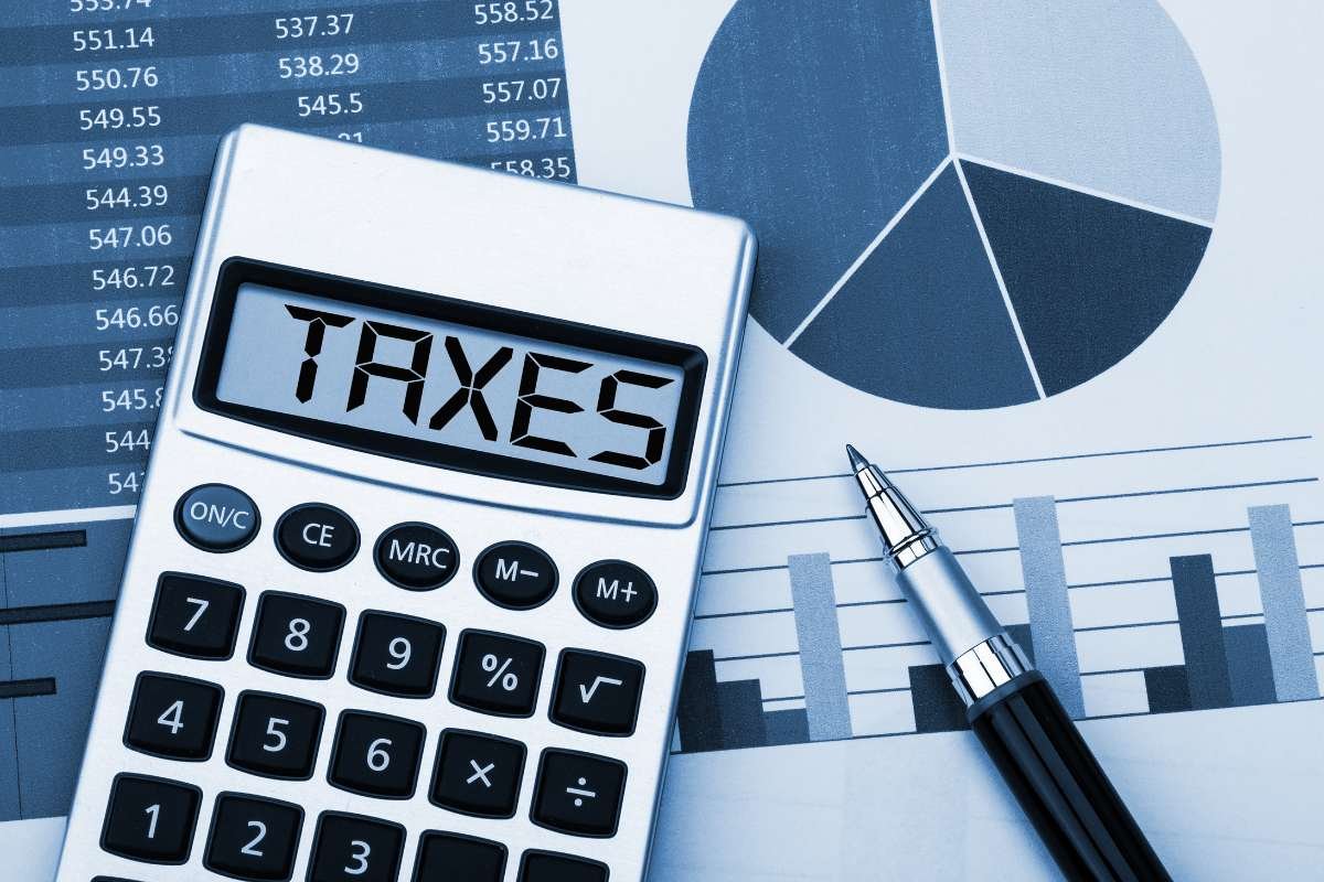 3 Practical Tips to Manage Your Finances When Living Abroad | CIO Women Magazine