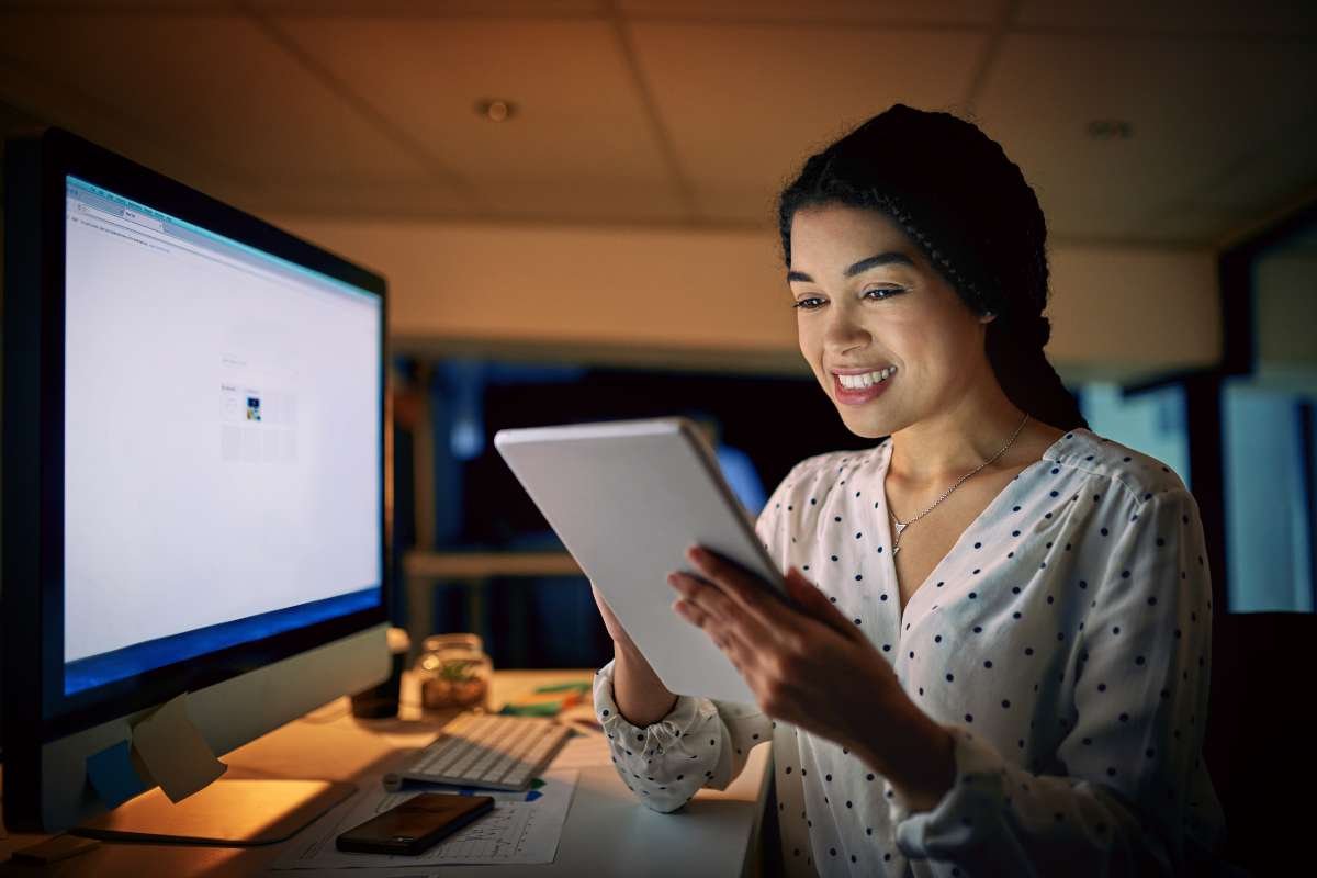 3 Practical Tips to Manage Your Finances When Living Abroad | CIO Women Magazine
