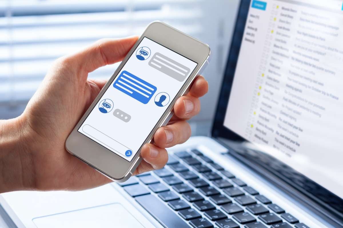 Live Chat Or Chatbot: Which Is Better For Your Website? | CIO Women Magazine