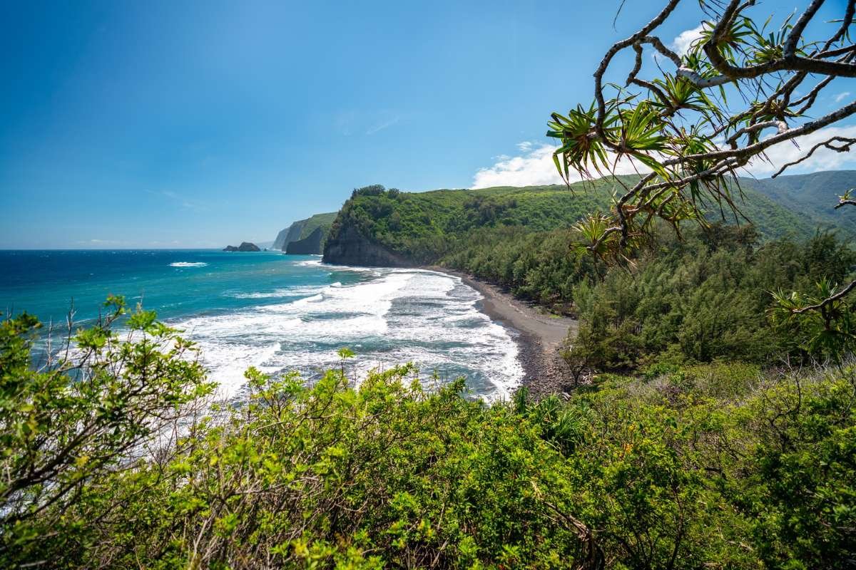Top 4 Black Sand Beaches in Hawaii: Volcanic Beauty Awaits | CIO Women Magazine