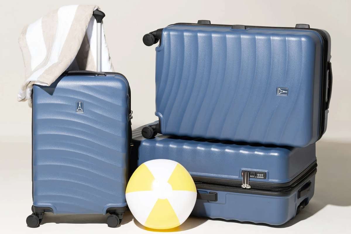 Tired of Bad Bags? The Best Luggage Brands for Women Who Travel Smart | CIO Women Magazine CIO Women Magazine