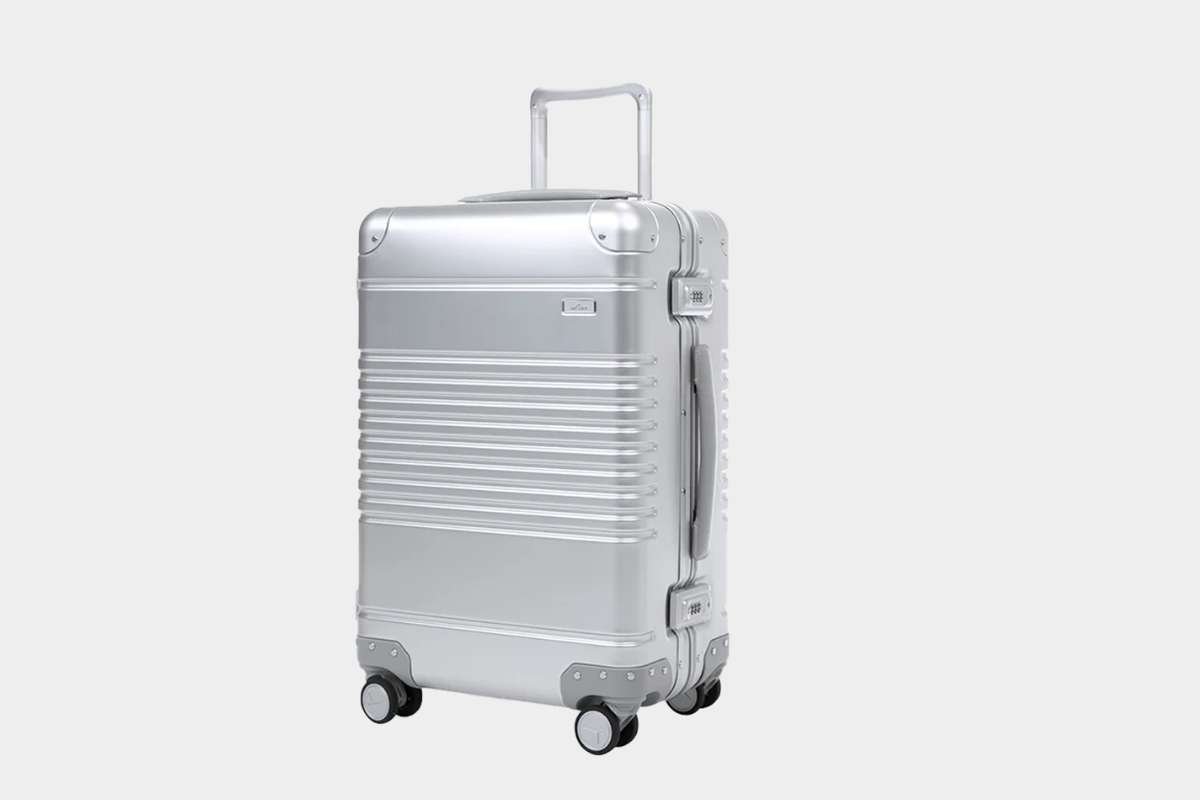 Tired of Bad Bags? The Best Luggage Brands for Women Who Travel Smart | CIO Women Magazine CIO Women Magazine