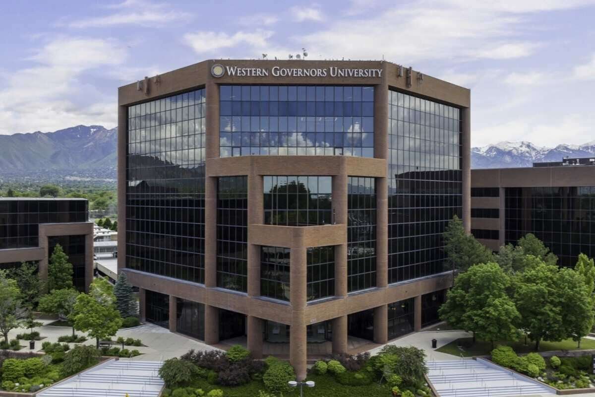The 7 Best Online Universities In The World 2025 | CIO Women Magazine