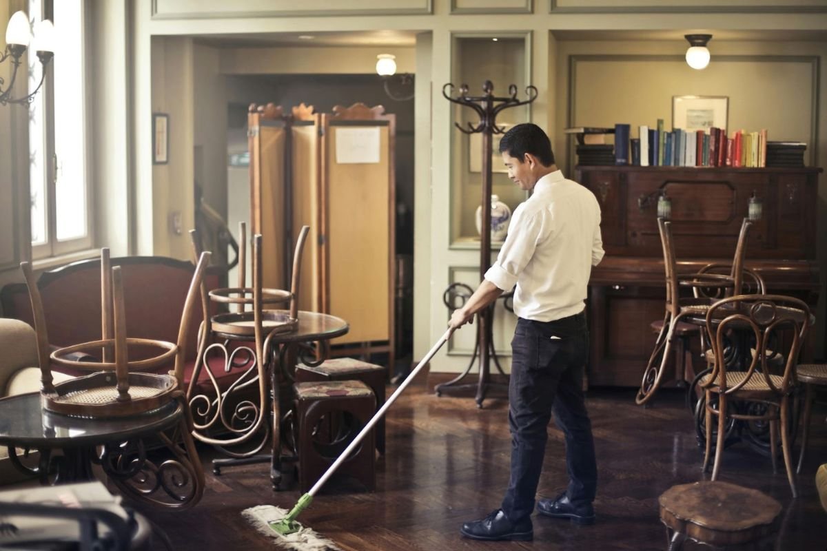 7 Benefits of Hiring A Commercial Cleaning Company | CIO Women Magazine