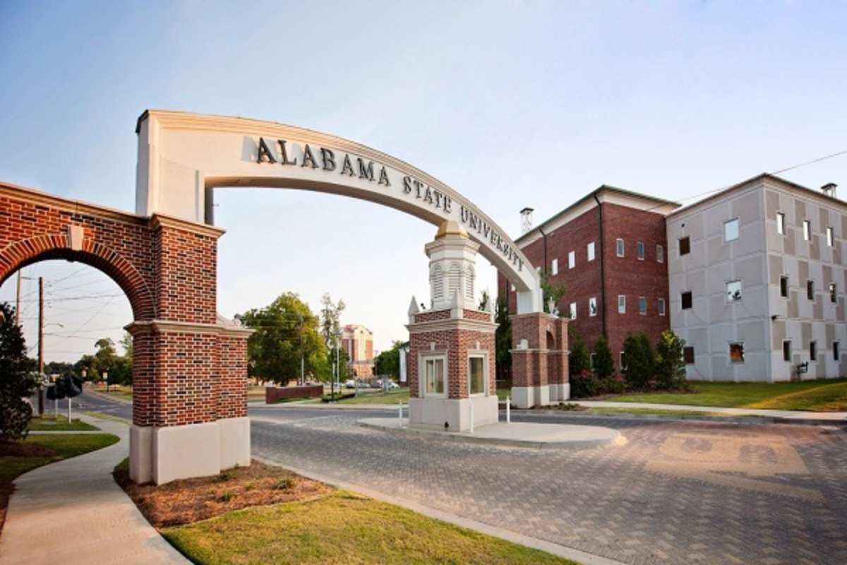 Avoid These 20 Worst Colleges in America for Women | CIO Women Magazine